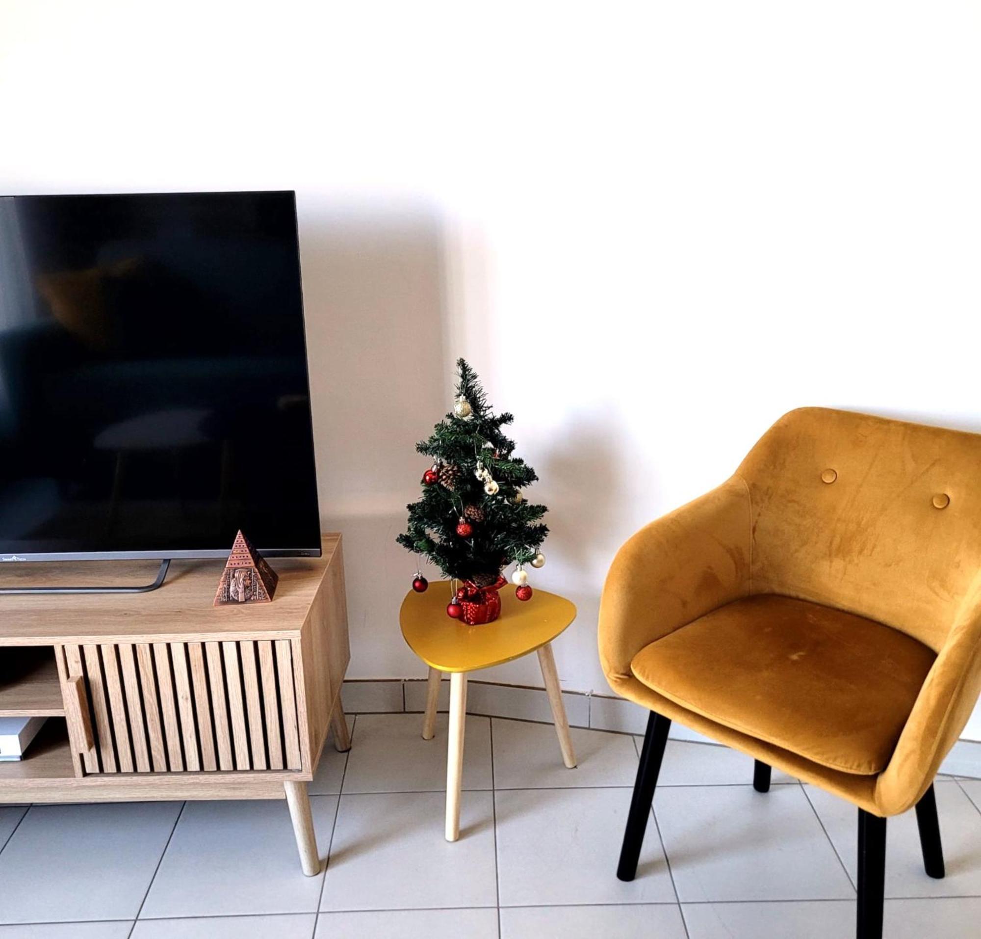 Superbe Appartement ,Proche De Paris, Dans Residence Privee , Ideal Familles, Parking Et Wifi Gratuits! ! ! Витри сюр Сен Екстериор снимка